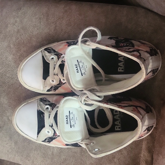 RAAD used Samourai and Pink Flowers white High top - Picture 2 of 5